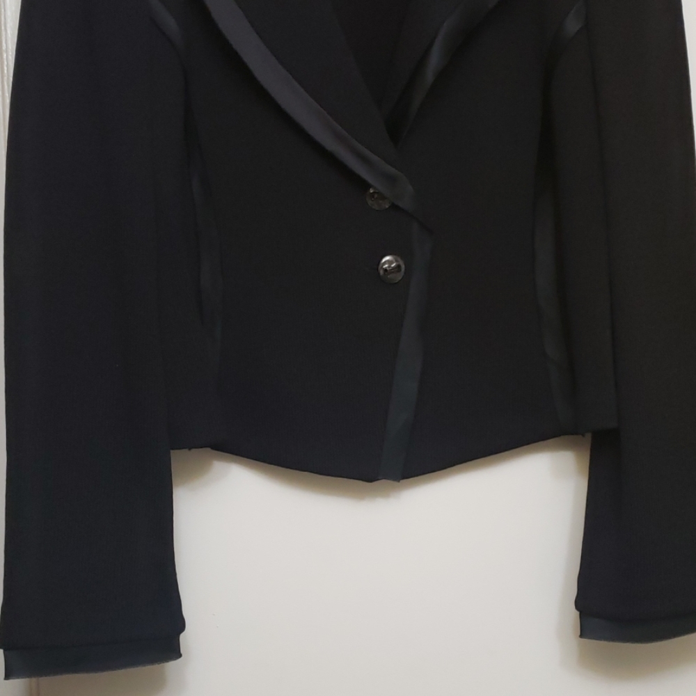 St. John Collection Black Jacket - Picture 2 of 6
